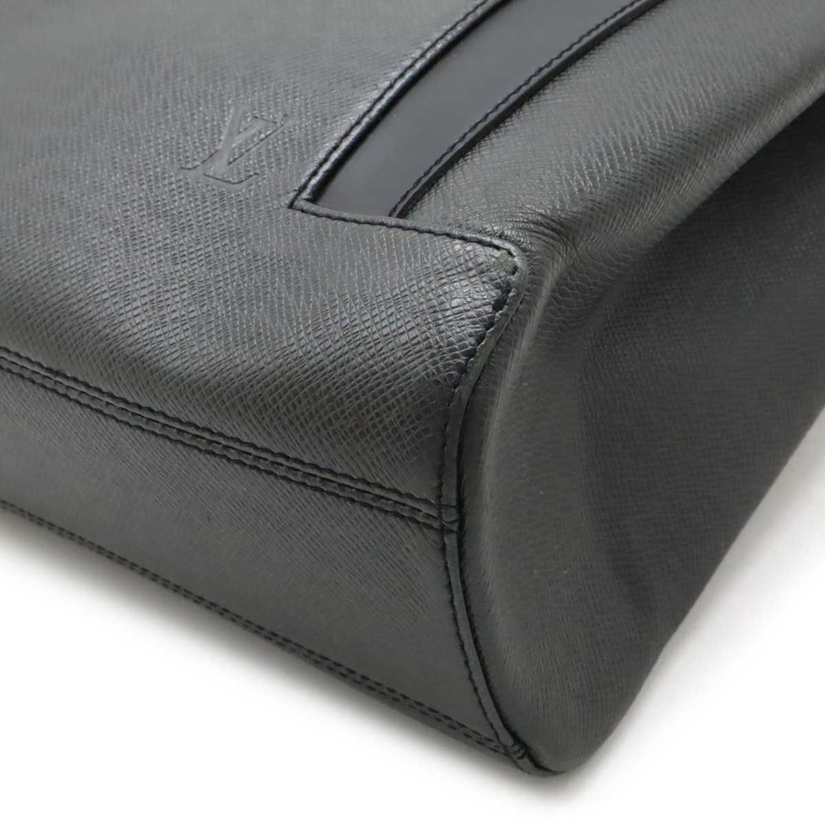 VUITTON
