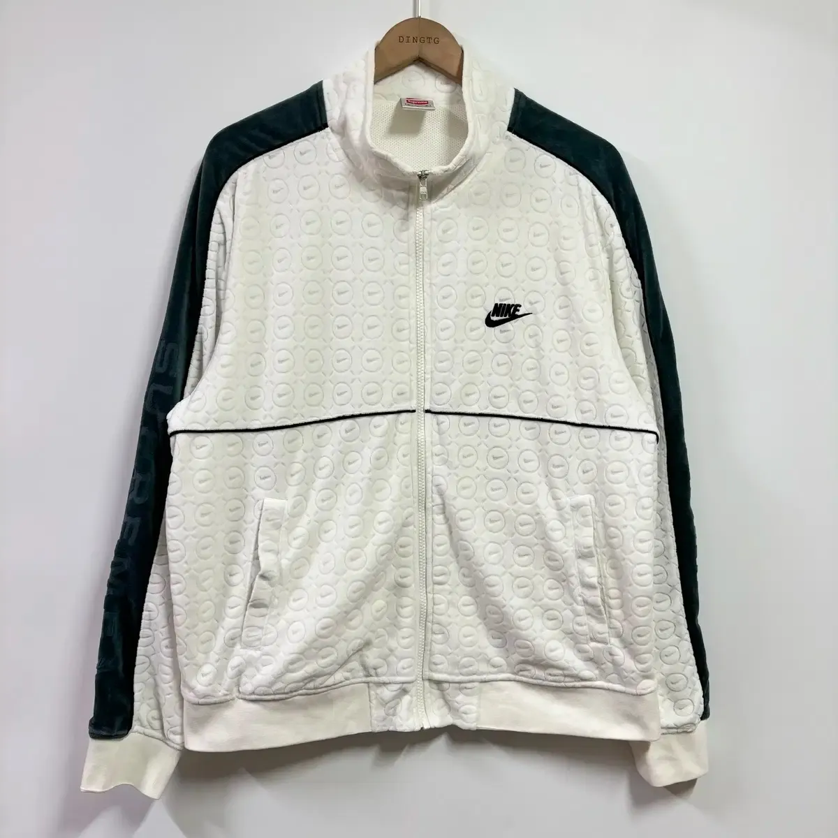 2025年最新】Supreme Nike Velour Track Jacketの人気アイテム - メルカリ