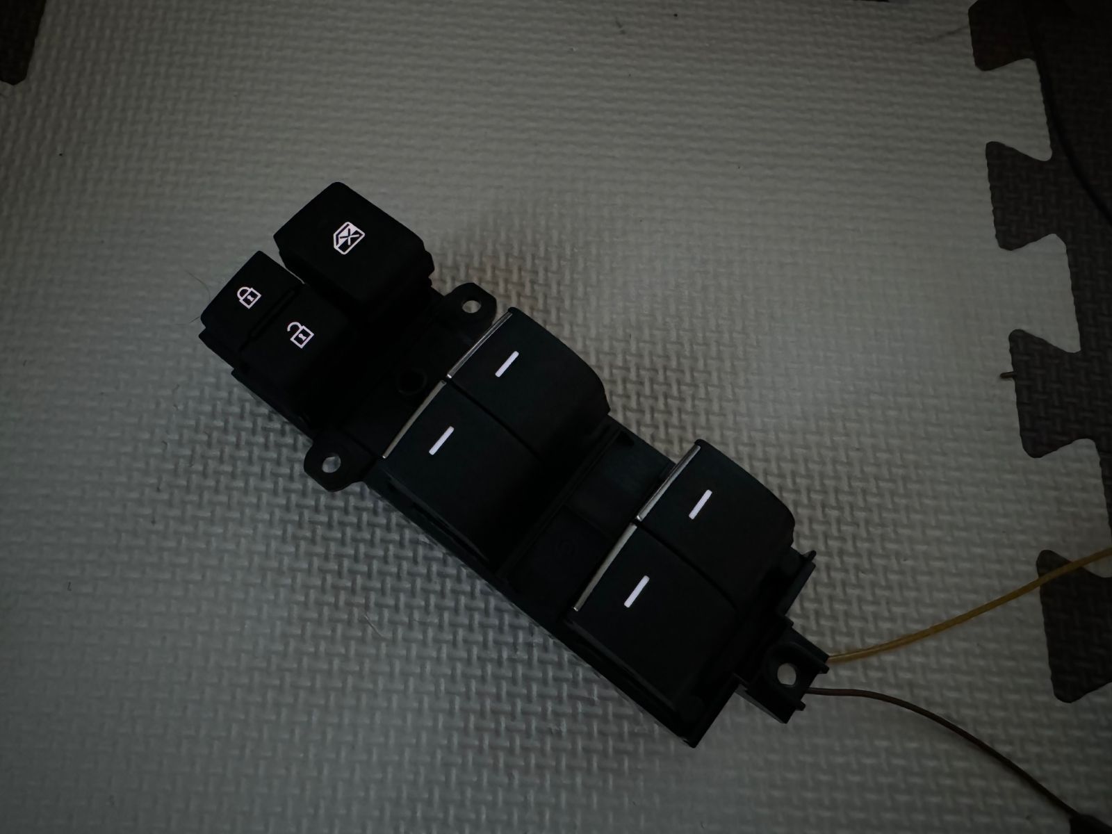 rav4 パワーウィンドウ スイッチ 光るスイッチ カローラスポーツ