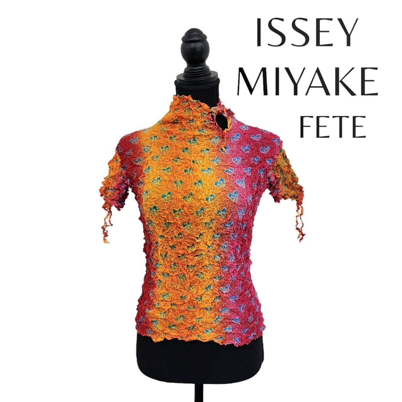 ISSEY MIYAKE FETE イッセイミヤケ フェット シワ加工 半袖 カットソー サイズ2 ハイネック クラッシュ グラデーション ポップコーン 衣類 古着 トップス ブランド