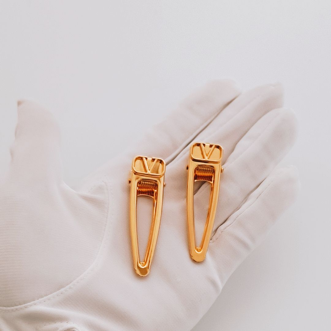 新品未使用・訳有】VALENTINO Vロゴ メタル ヘアクリップ 2個セット 髪