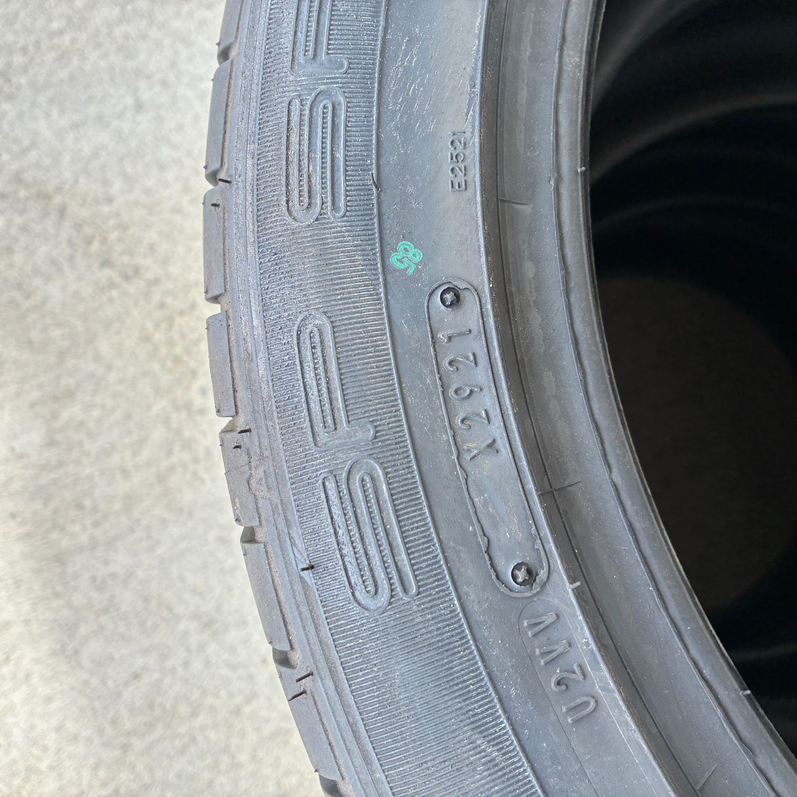 235|45R18