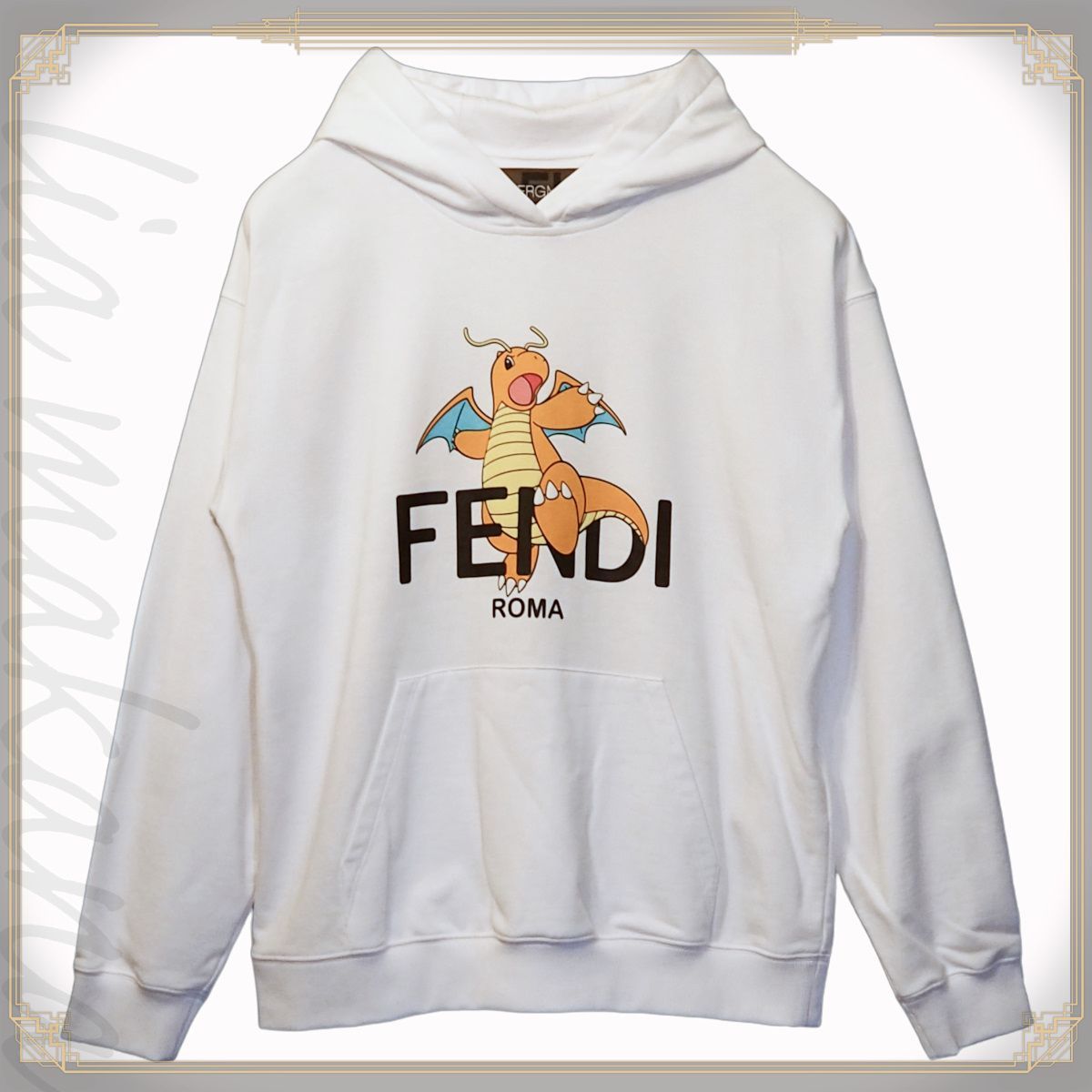 FENDI フェンディ FENDI×FRGMT×POKÉMON フラグメント ドラゴンタイプ ポケモン カイリュー コラボレーション スウェットシャツ パーカー フーディー ホワイト ＃Ｍ イタリア製 FY1143 AQJK 2025年