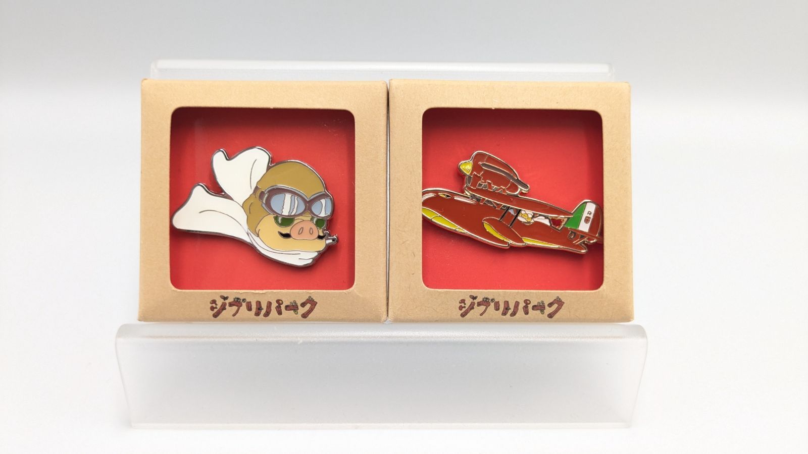 未使用　スタジオジブリ　ウィン　ピンバッジ　ピンブローチ　紅の豚　サボイヤ 送料無料 百貨店 スタジオジブリ ウィン ピンバッジ ピン