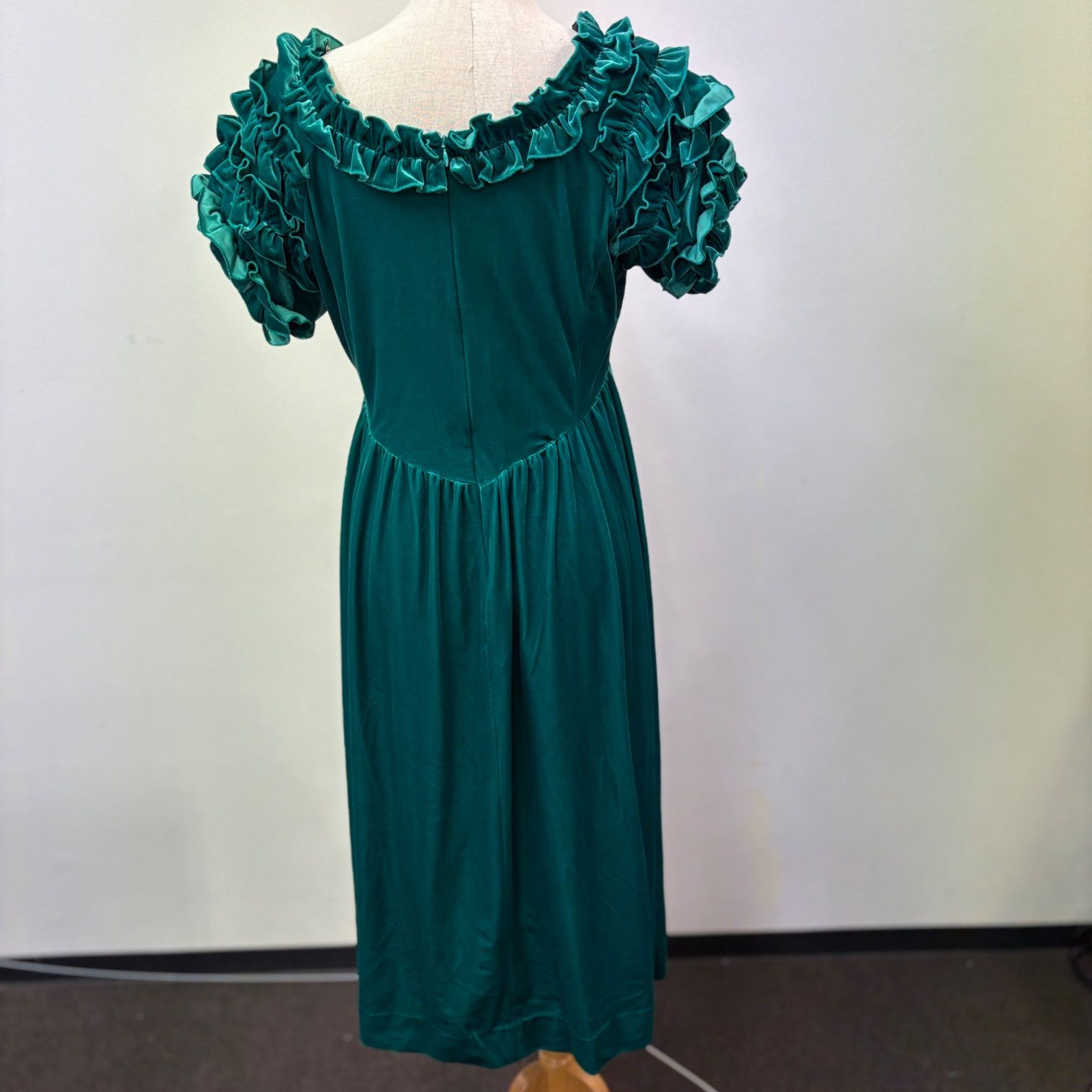 AVIVARE フラダンスドレス 3L ベロア フラドレス クリスマス 楽天市場】即納☆ 【ランキング1位獲得】nobleシリーズ ベロア胸元