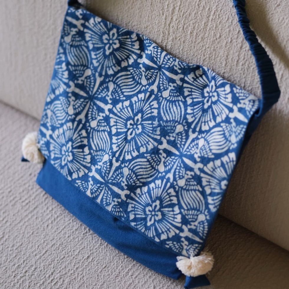 型染 四方花鳥模様