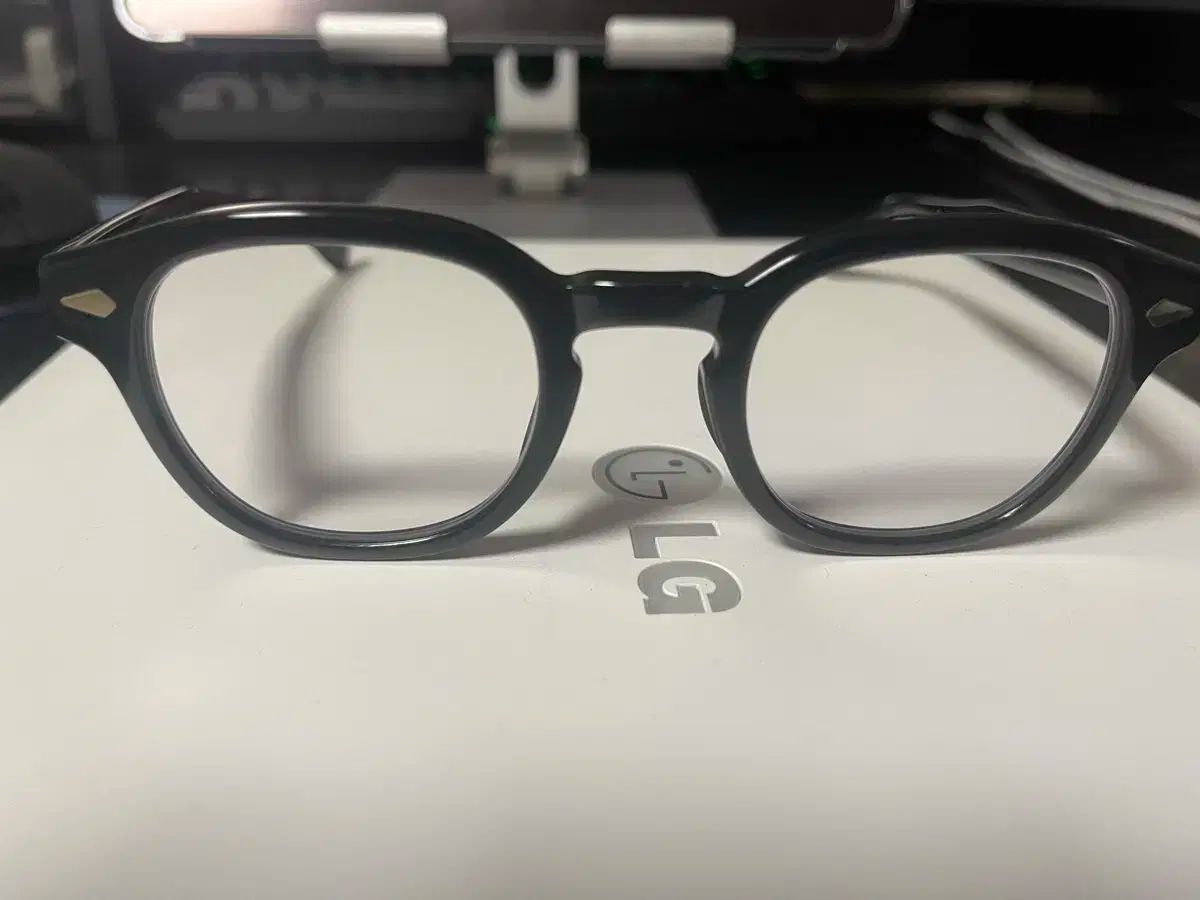 MOSCOT