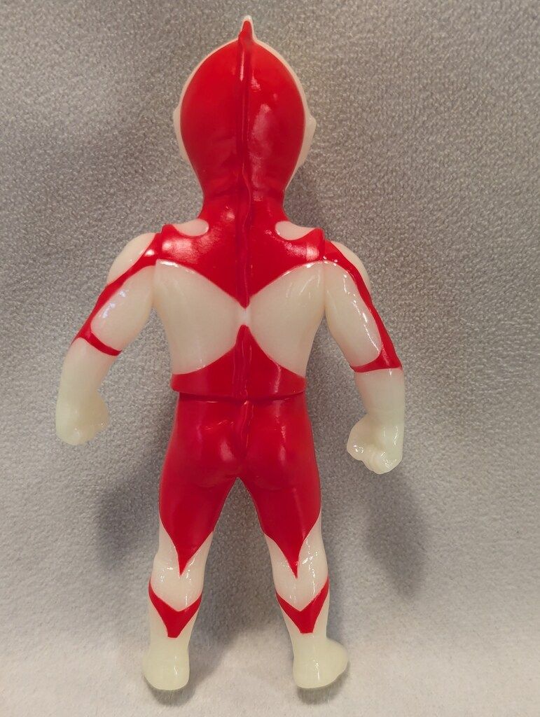 ウルトラマン MAXTOY ミニソフビ怪獣倉庫シリーズ 蓄光成型 MAXTOY ミニソフビ怪獣倉庫シリーズ ウルトラマン 蓄光成型/赤