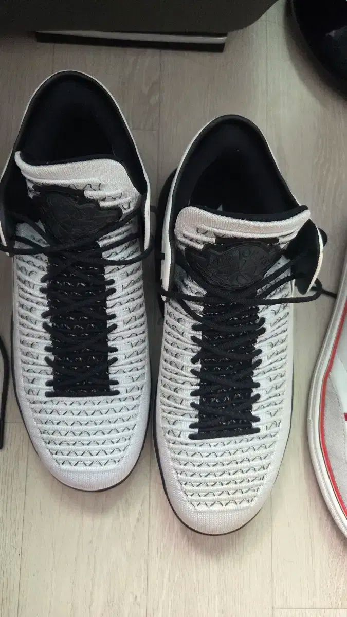 エアジョーダン 32 ロー aa1256 ー 102