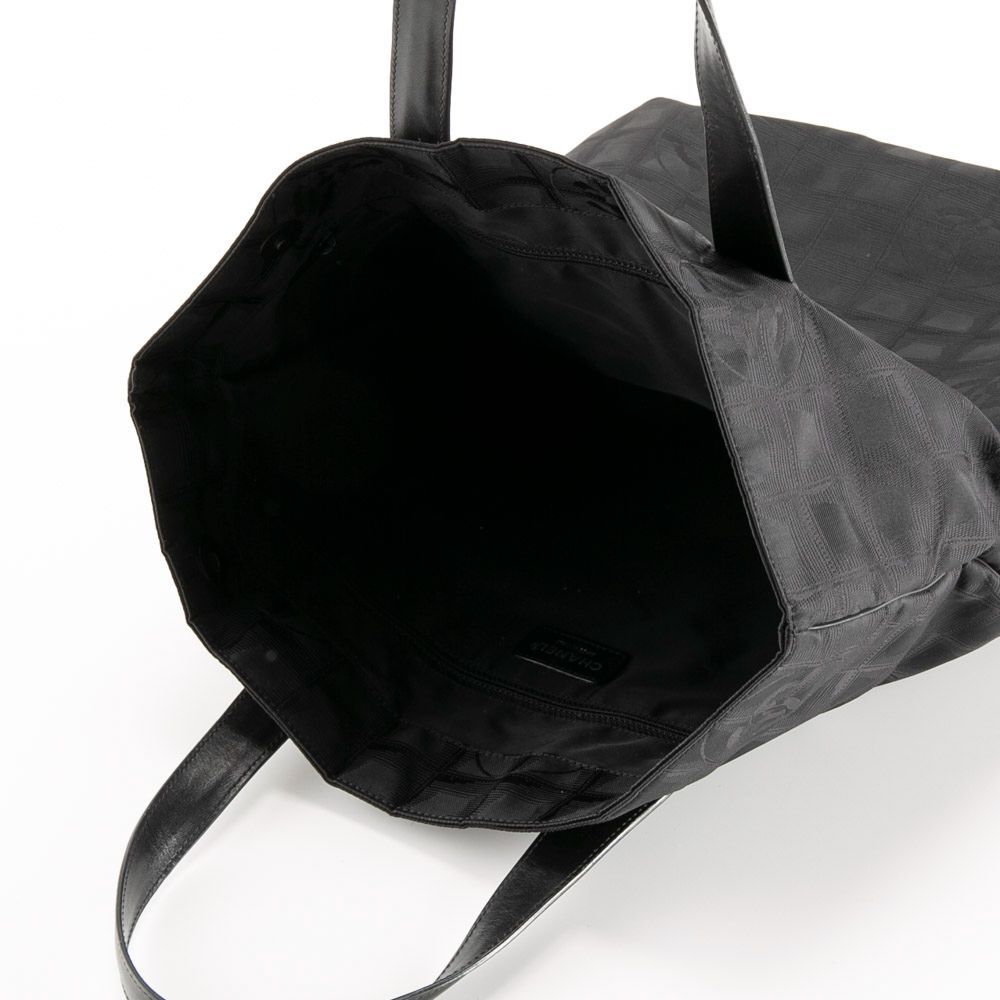 シャネル CHANEL ニュートラベルライン 縦長トートバッグ A15827