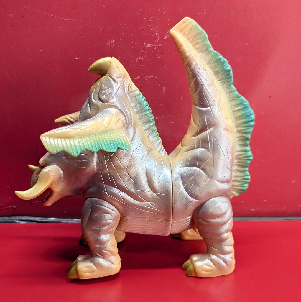 マーミット 世紀の大怪獣シリーズ パラゴン 山吹色成型