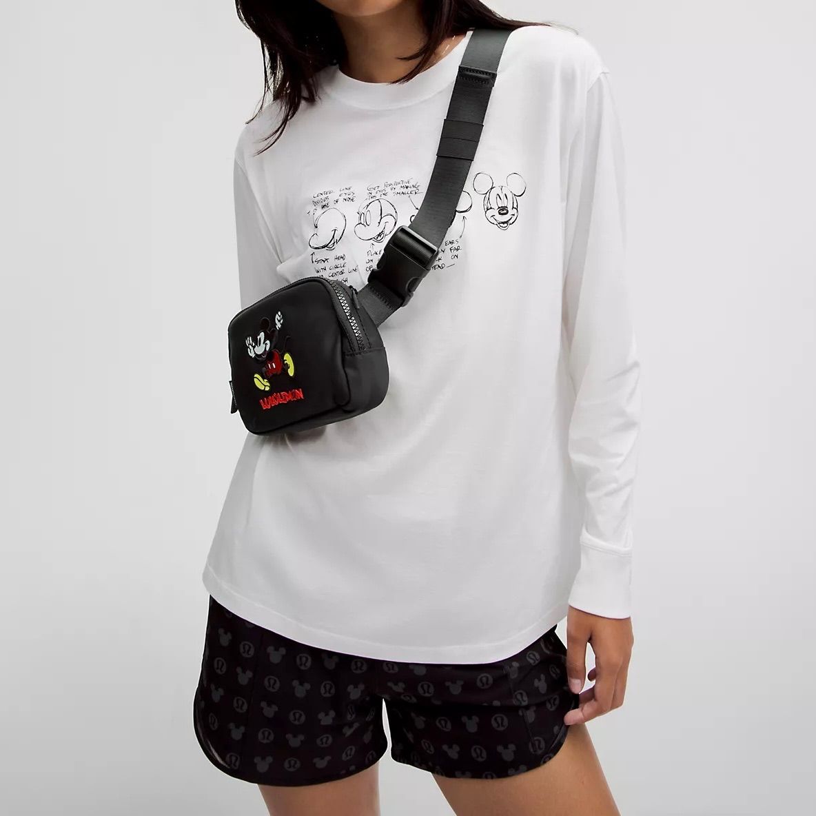 ディズニー x ルルレモン Everywhere ベルトバッグ 1L ミッキー Disney