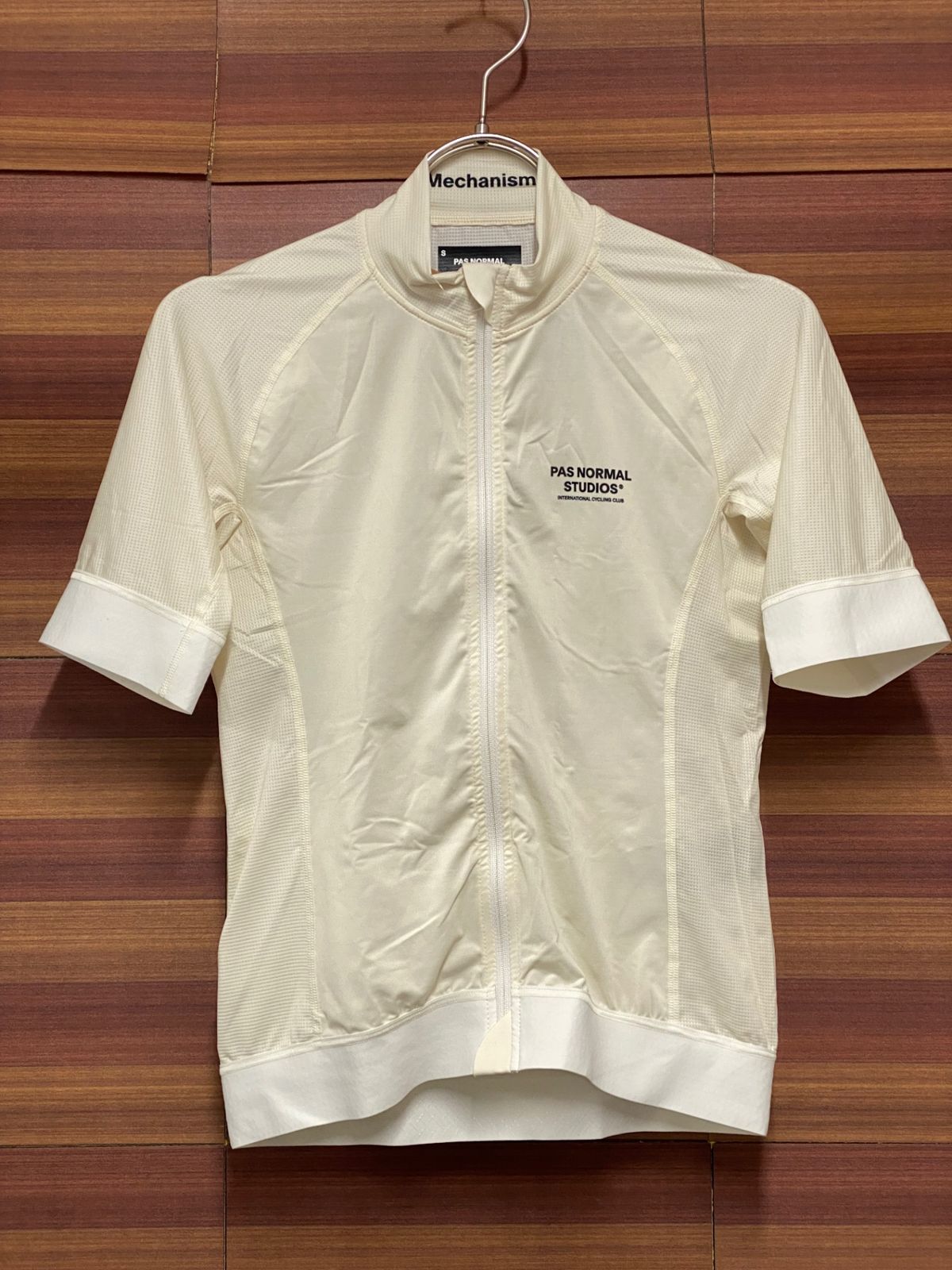 シューズ(男性用) Jordan 11 Golf 27.5cm 超人気！書類 韓国インテリア 扉 金属製キャビネット 可動棚 Beige