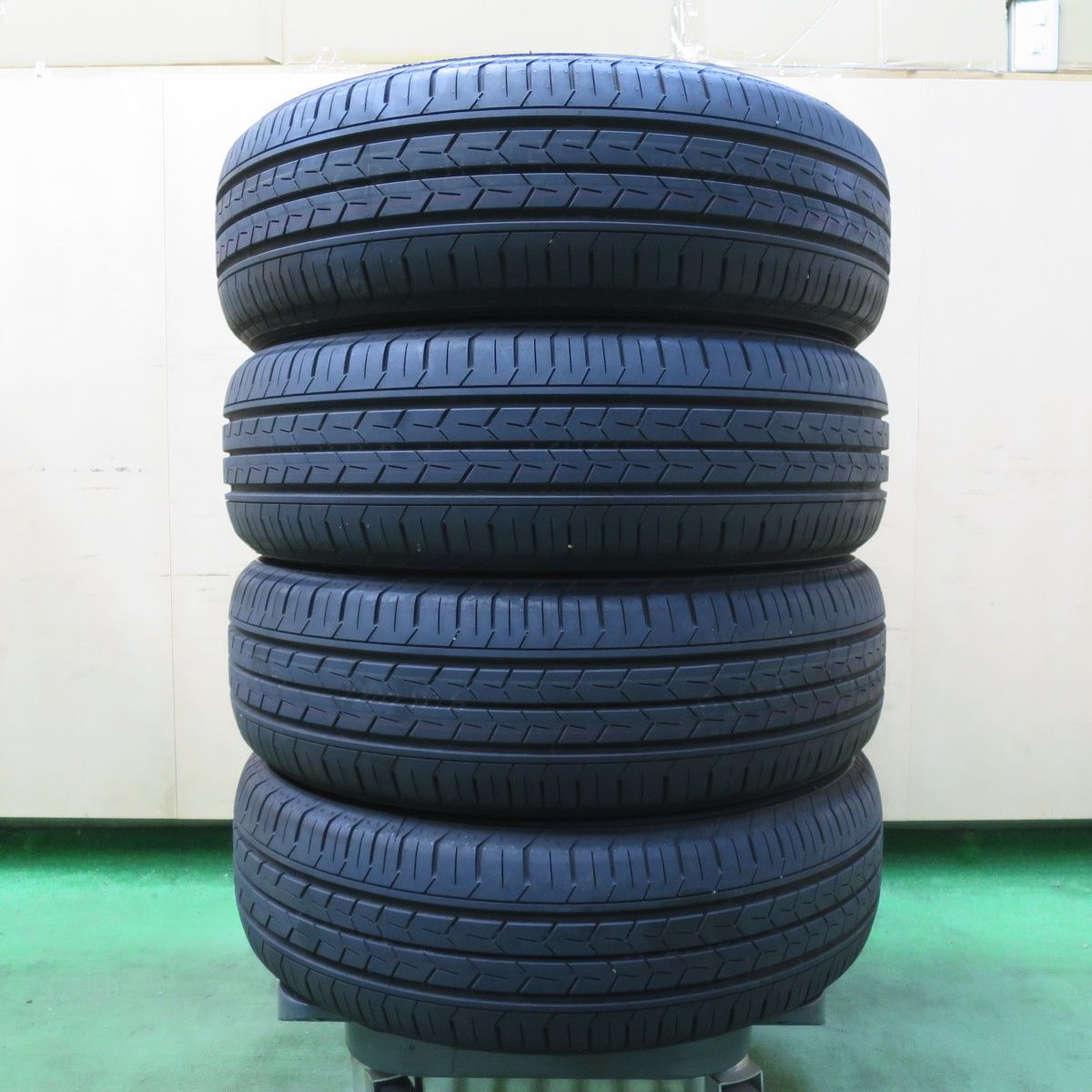 新車外し 24年 185|60R16 ヨコハマ BluEarth-FE AE30 タイヤ 16インチ ブルーアース アクア ラクティス フィット ノート マツダ2 等 5040406イノタ