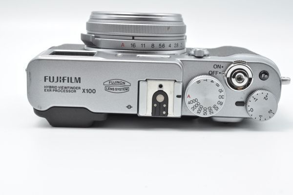 Fujifilm FinePix x100 シルバー デジタルカメラ 【278】