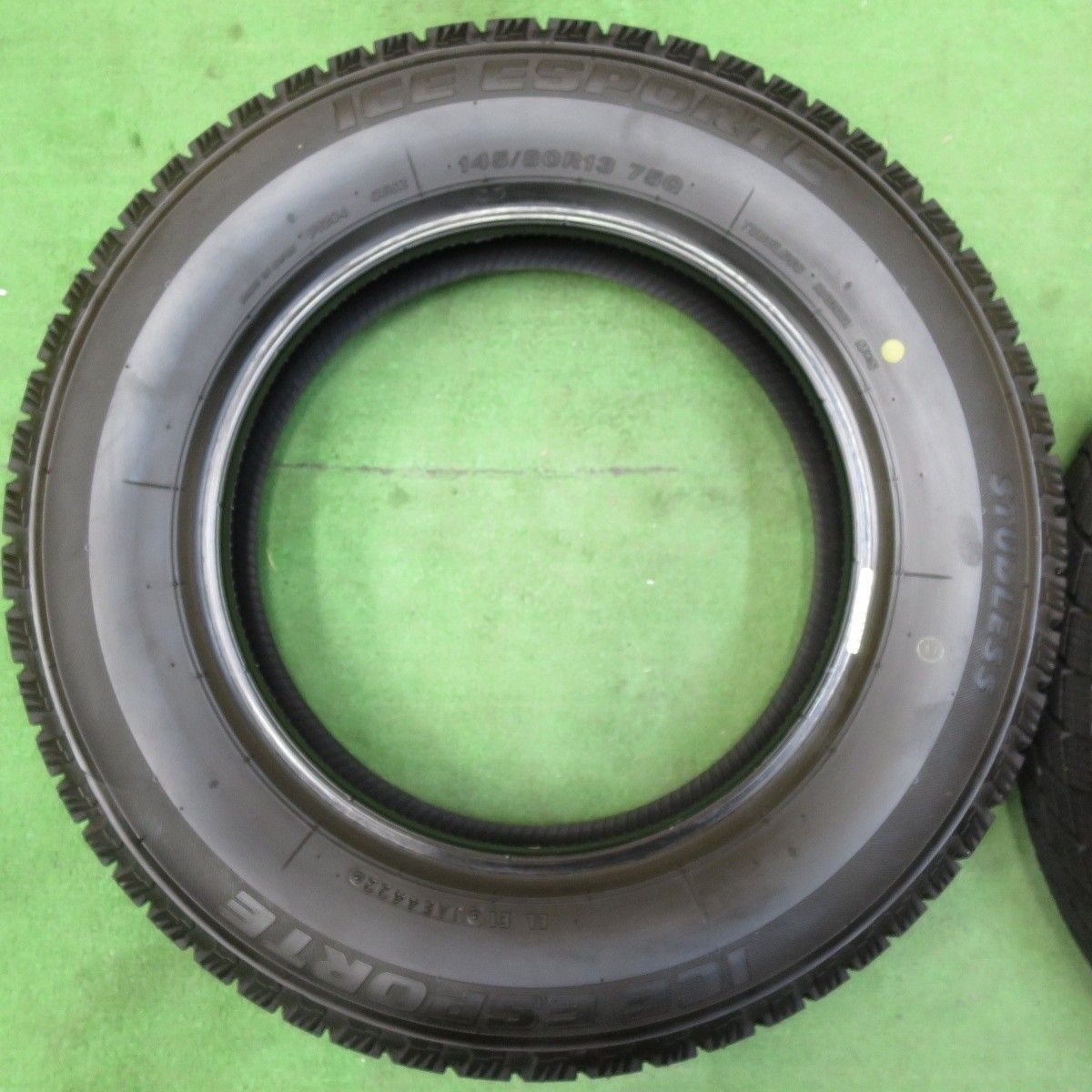 2022年 バリ溝 145/80R13 ice FRONTAGE （A0311） バリ溝！22年！ほぼ10分☆スタッドレス 145/80R13 アイスエス