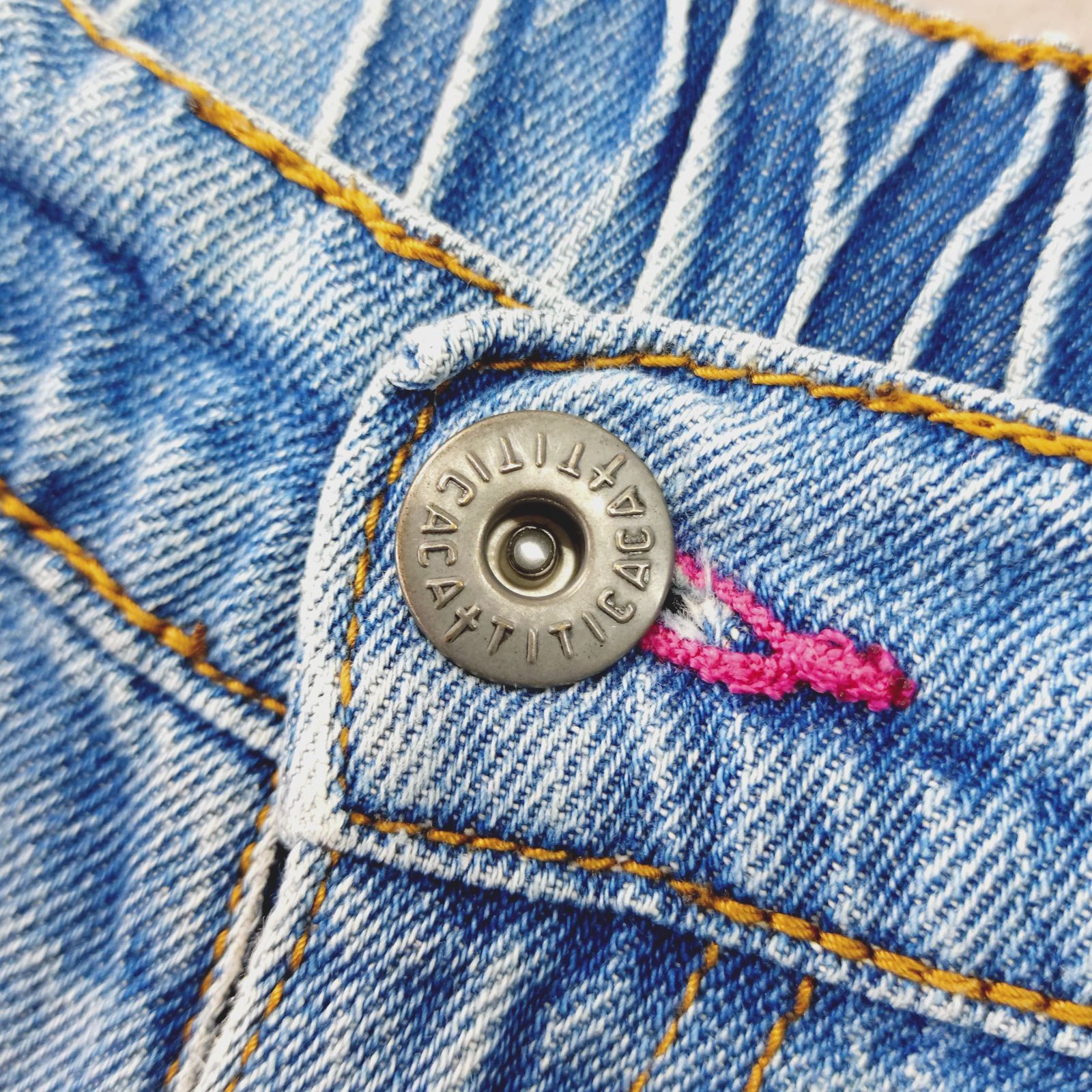 TITICACA M サイズ デニムパンツ 刺繍 チチカカ - メルカリ