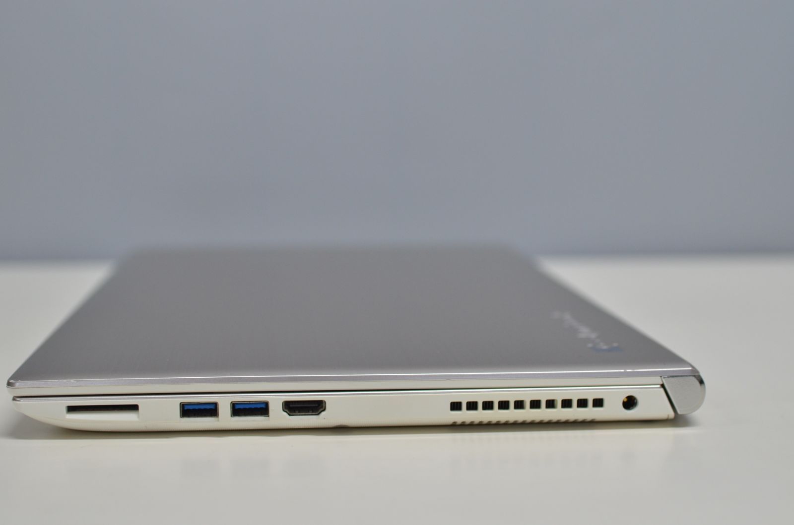 中古ノートPC 東芝 dynabook T65/DG Intel Corei7-7500U Webカメラ搭載 