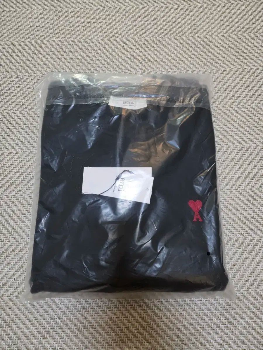 アミ AMI スモールハート ロゴ スウェット ブラック レディース サイズM