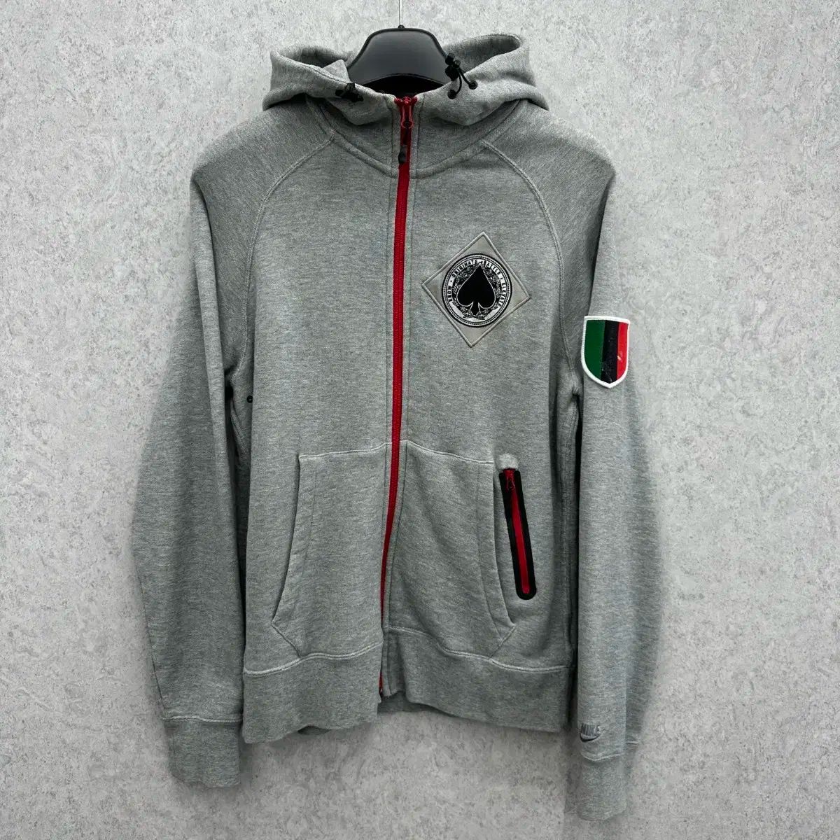 95 Nike(ナイキ） メンズ コービー・ブライアント フード付き ジップアップパーカー