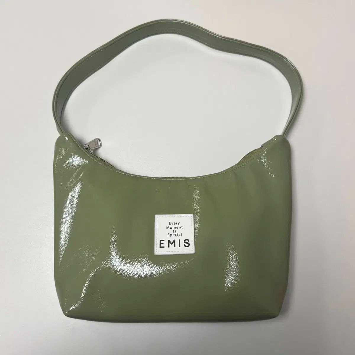 emis オリーブグリーン ショルダーバッグ
