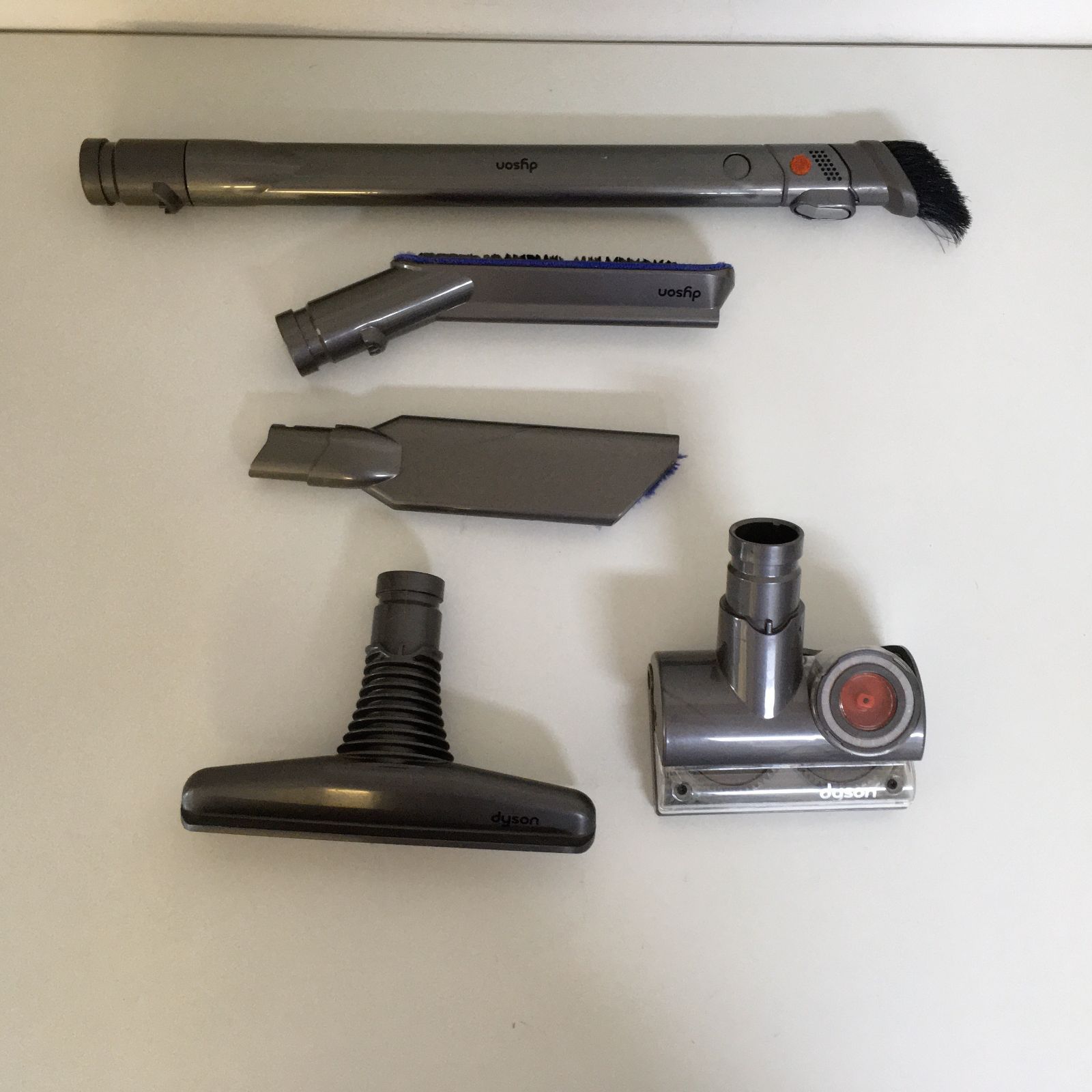 Dyson CY24　中古　動作保証品　中古　ダイソン　掃除機 アタッチメント 〇dyson ダイソン CY24掃除機 付属品 アタッチメントセット パーツ