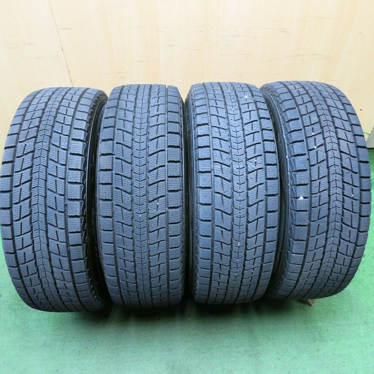 スタドレスタイヤ スタッドレスタイヤ ホイール 4本 最低 価格