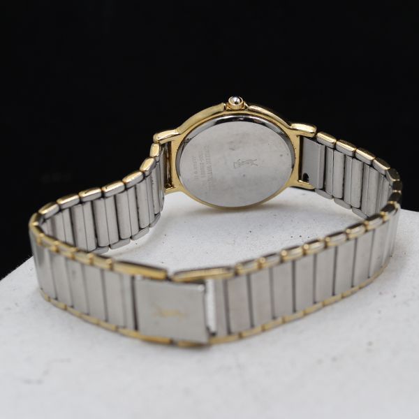 イヴサンローラン 2200-228481 ラウンド QZ アイボリー/シルバー文字盤