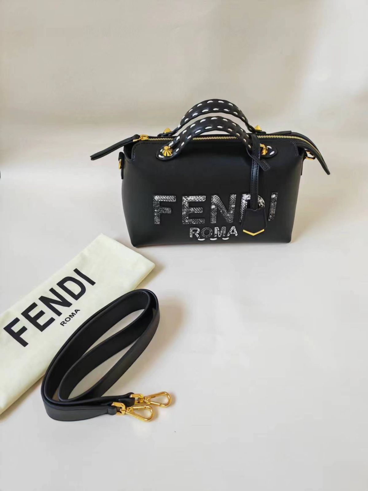 FENDI フェンディ バイザウェイ ミディアム パイソン 2WAY