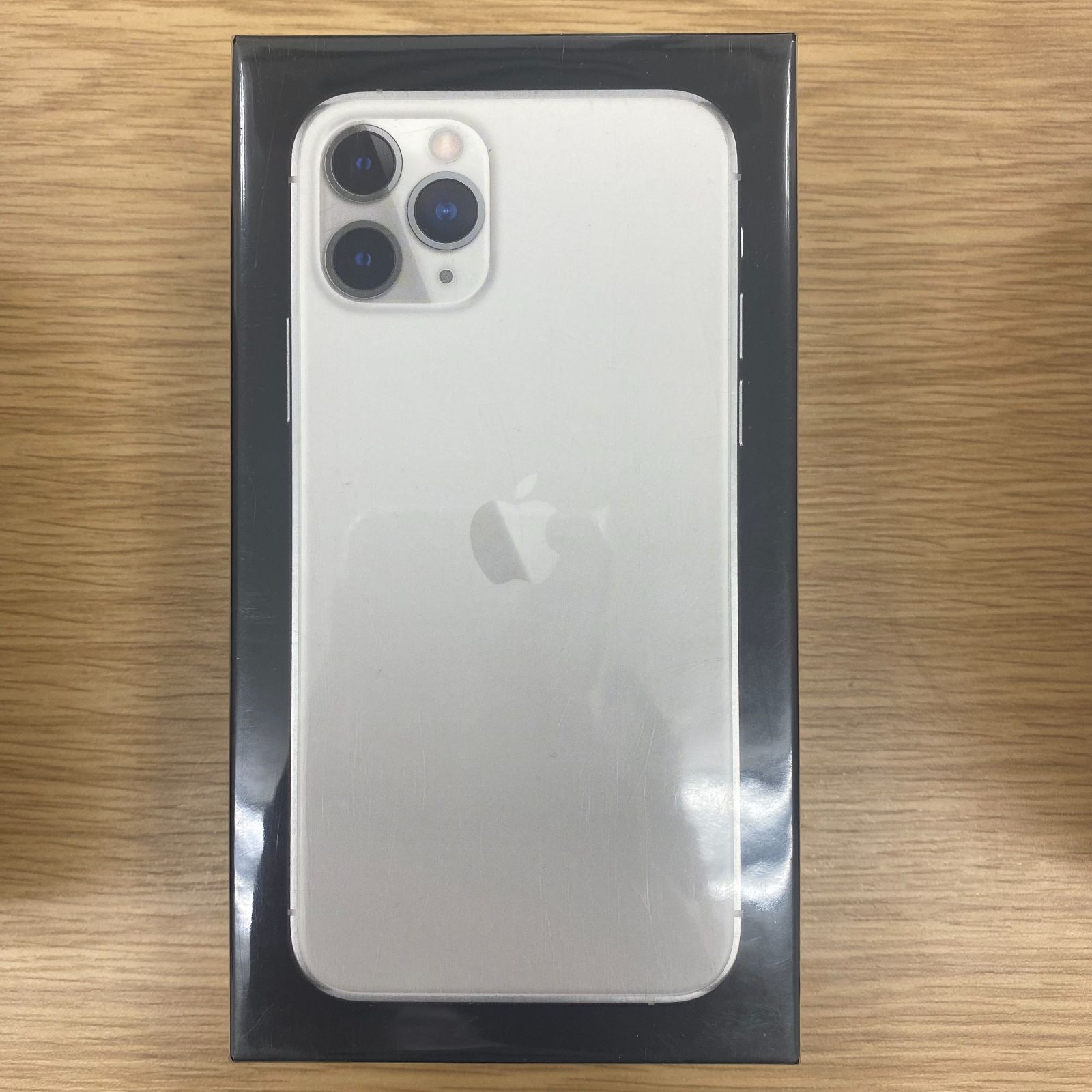 iPhone 11 Pro64GBシルバーSIMロック解除済み - メルカリ