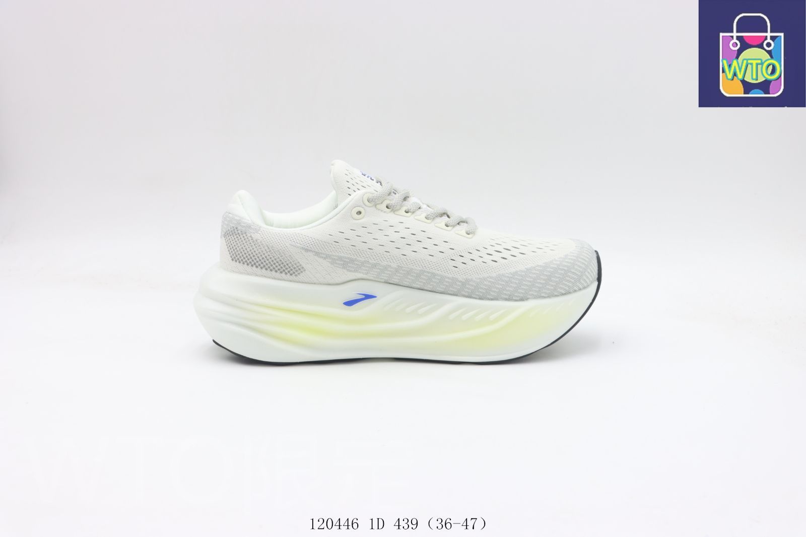 今日 ブルックス Brooks のスニーカー ホワイトブラック 20446 1D 439-WTO輸入1