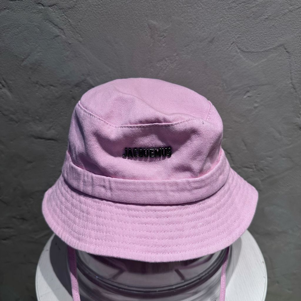 【JACQUEMUS】バケットハット【美品】 最旬！JACQUEMUS(ジャックムス)のバケットハットを1万円台で