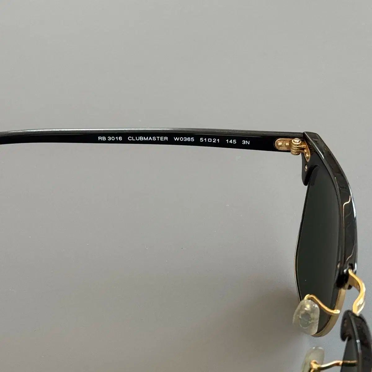 レイバン クラブマスター　RB3016 サングラス ブラック　ゴールド Ray-Ban(レイバン)RB 3016-901/58ゴールド/ブラック(51)クラブ