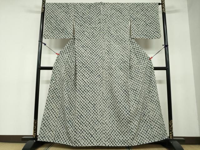 平和屋着物●上質な紬　蜘蛛絞り　正絹　逸品　DAAY5207ud 平和屋着物○上質な紬 蜘蛛絞り 正絹 逸品 DAAY5207ud - メルカリ