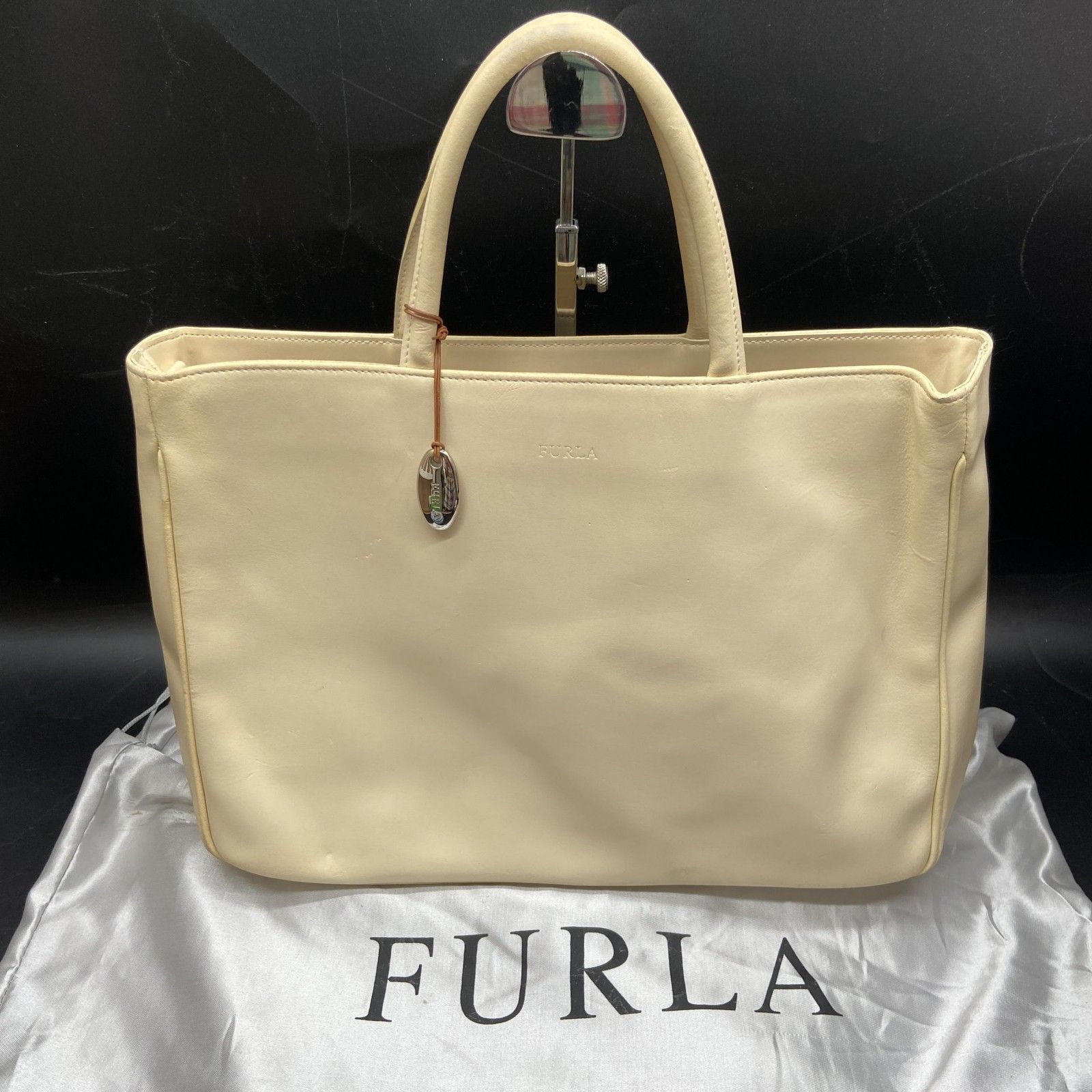 FURLA フルラ レザー ビジネスバッグ ホワイト白アイボリー 革製 