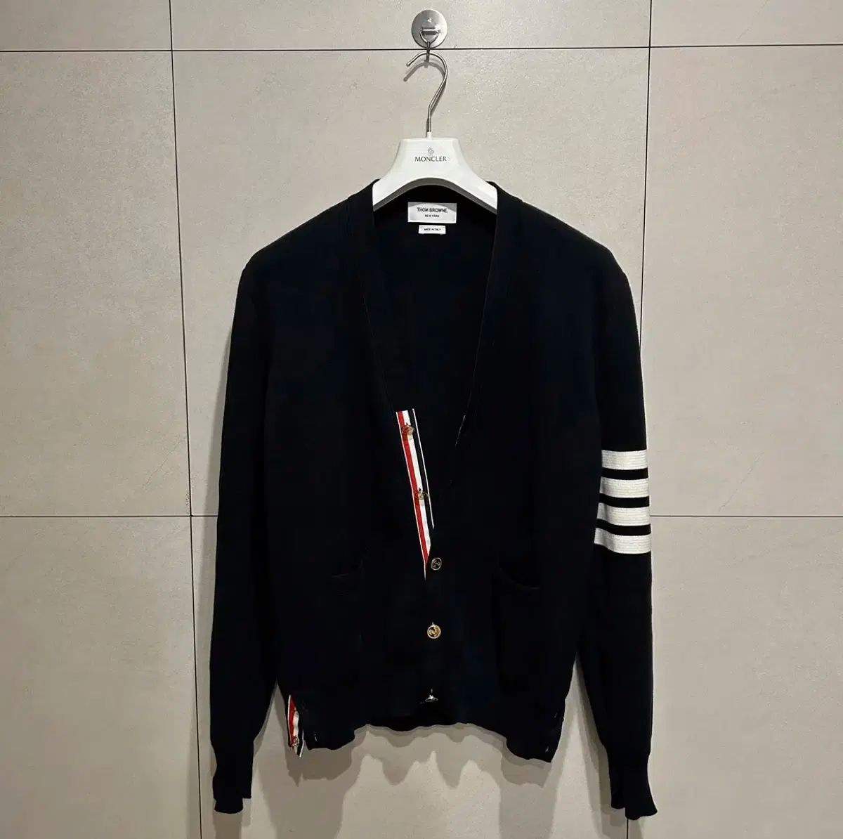 【雷市場（ポンジャン）商品韓国直送】3size Thom Browne(トム・ブラウン) ミラノステッチ ゴールド カーディガン