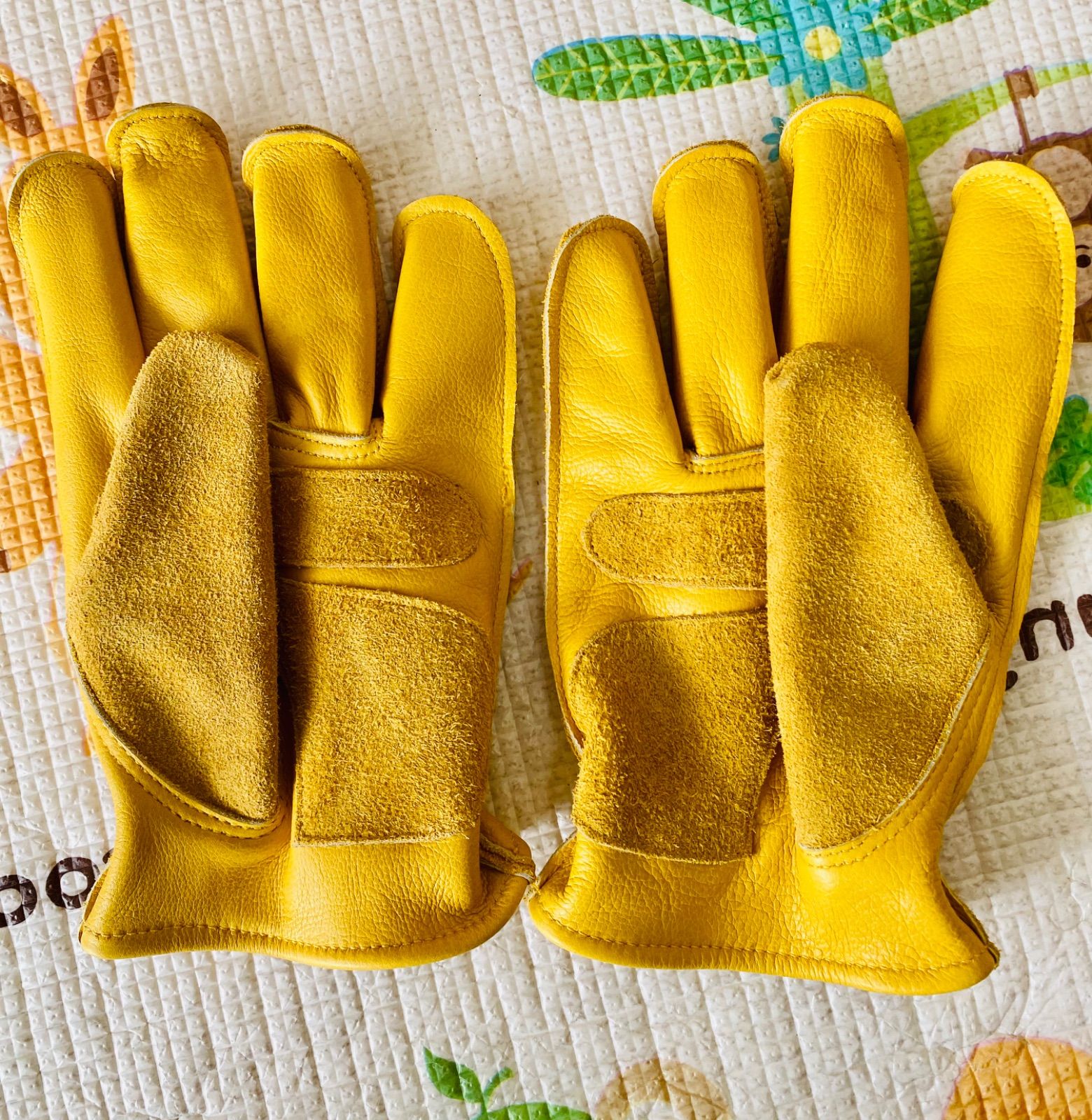 h*5様 レザータトゥーグローブ ドラゴン　刺繍 ハーレー　チョッパー　イエロー imgrc0093182059.jpg