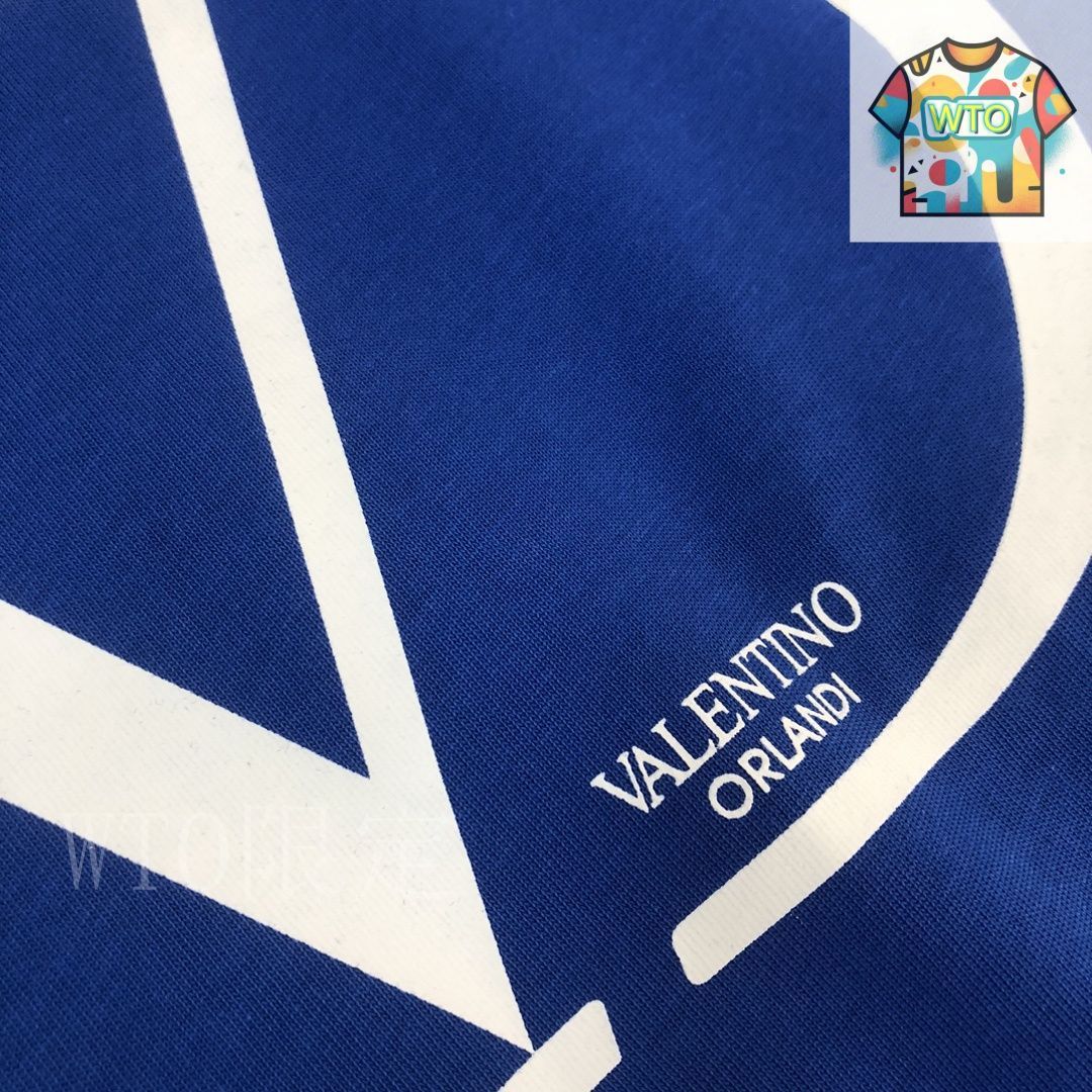 25ss VALENTINO ロゴ ストライプ Tシャツ 今日特価】VALENTINO 25SS T シャツ-3 - メルカリ