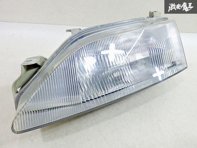 AE111 カローラレビン　ヘッドライト AE86 前期レビン右ヘッドライト AE111 カローラレビン ヘッド