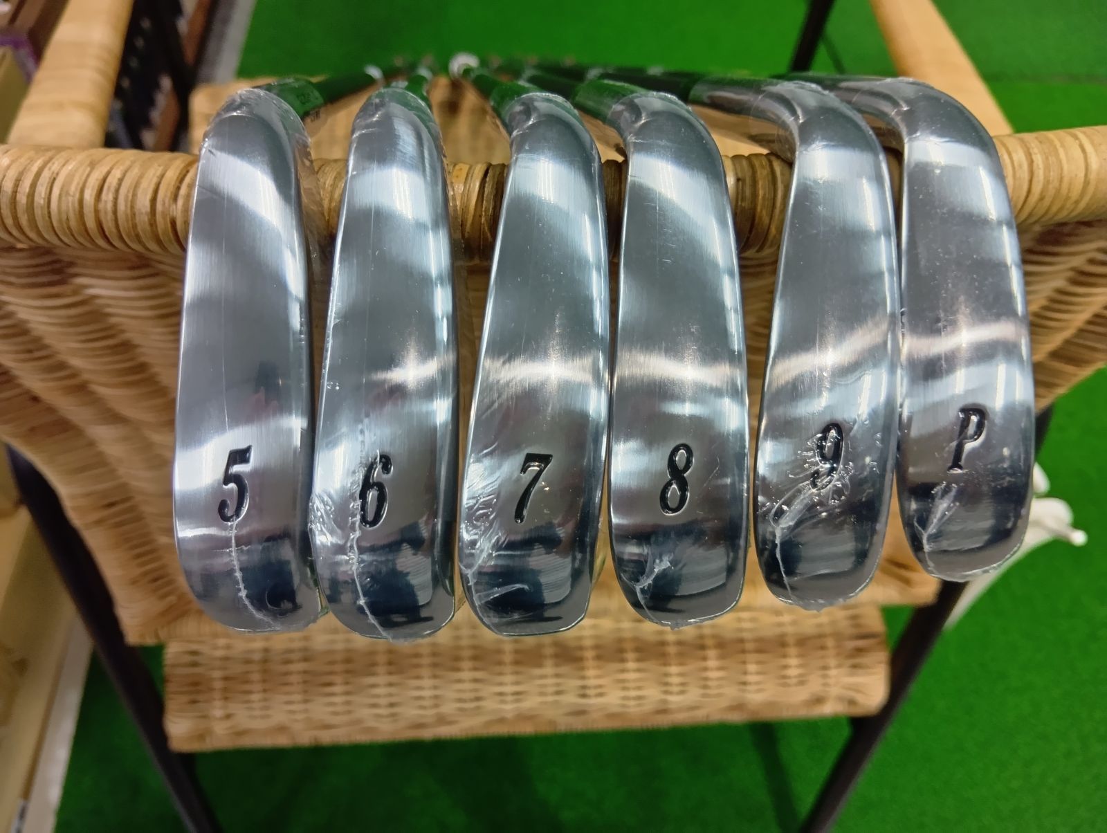 Iset EZONE CB302 アイアン 5-P レクシススチールコア タイプH i110 S モデル 日本 浦安店