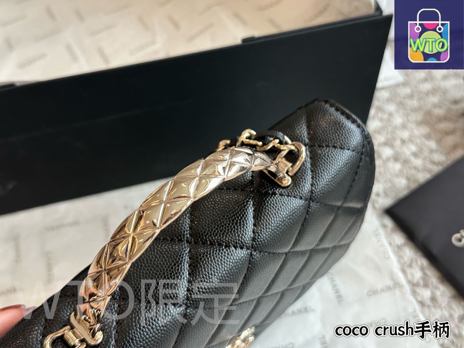 【洗練されたデザイン】CHANEL 25SS バングル メタルストラス バングル - メタル & ストラス、ゴールド & クリスタル