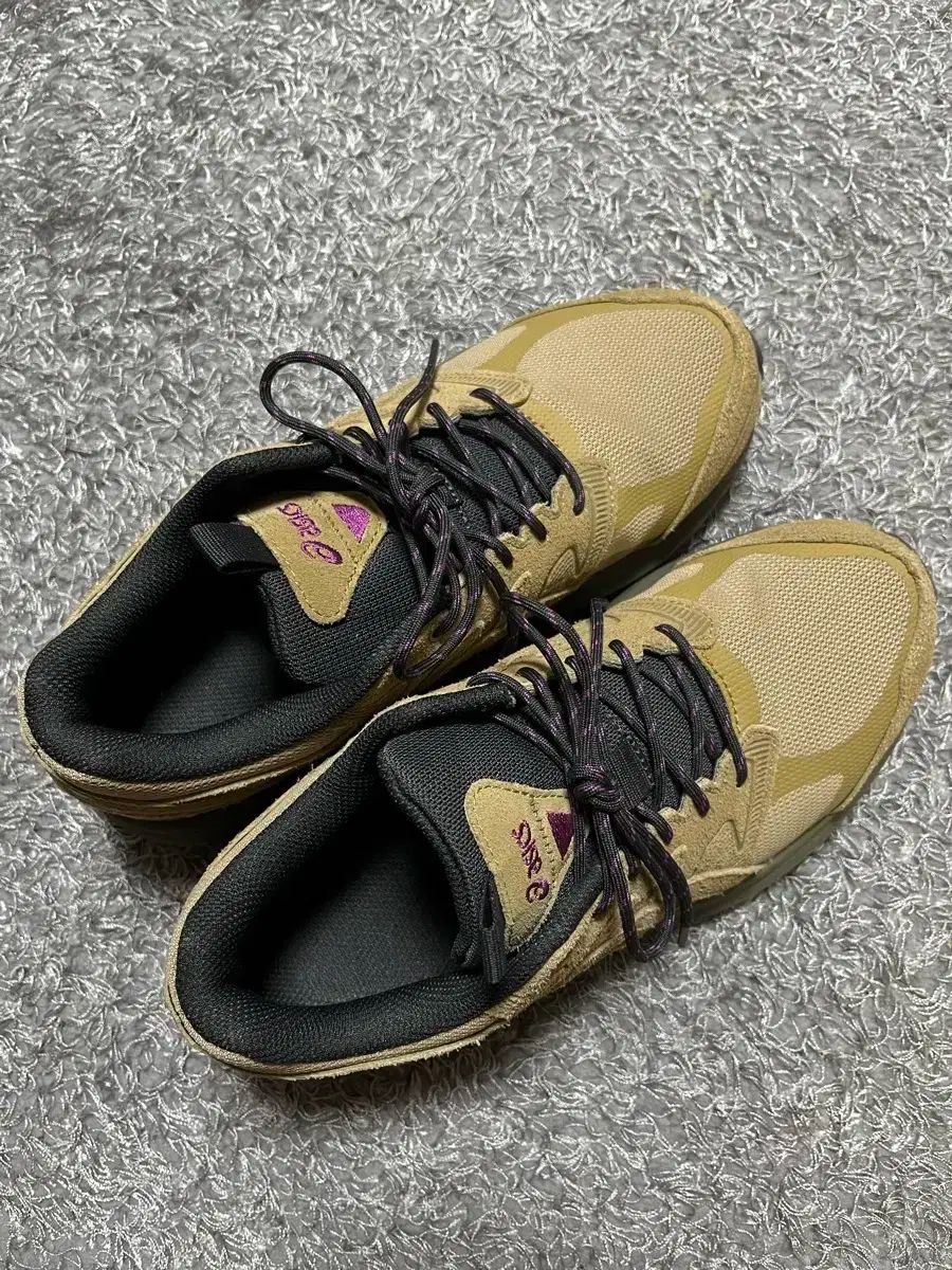 Asics アシックス