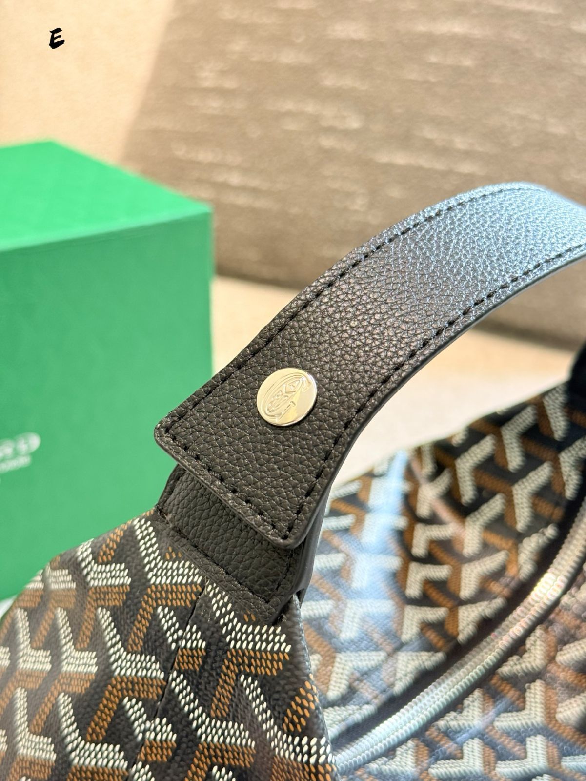 ジュヴェンス トイレトバッグ