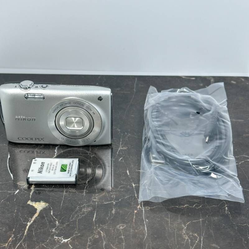 美品】Nikon COOLPIX S3300 シルバー コンパクトデジタルカメラ