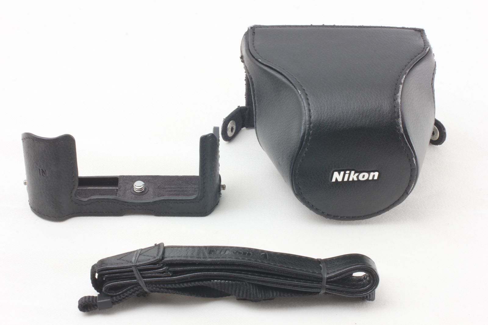 Nikon 1 J5 カメラケース CB-N2220SA ブラック◇85 - メルカリ