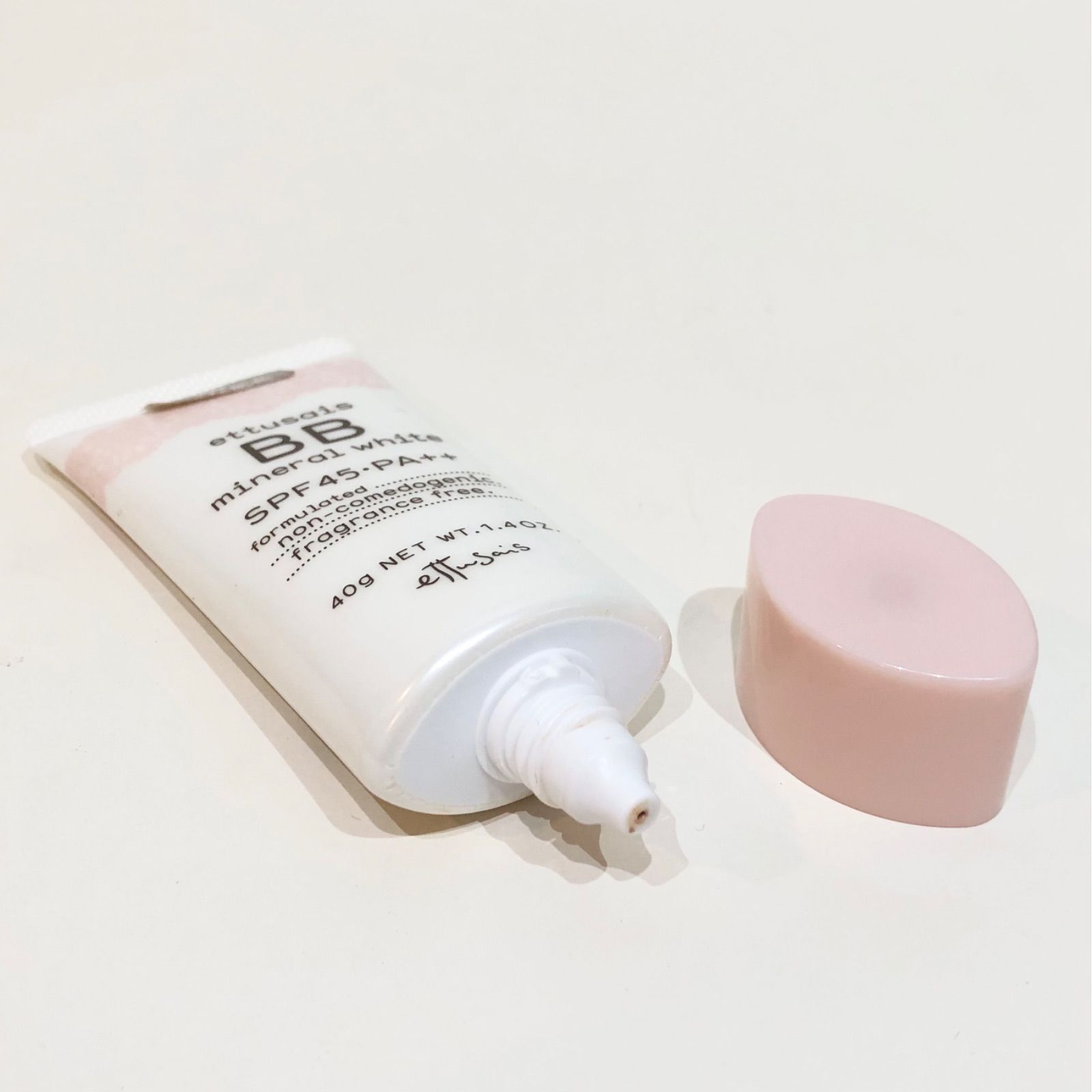 エテュセ BBミネラルホワイト 10(明るい肌色) SPF45・PA++ 40g