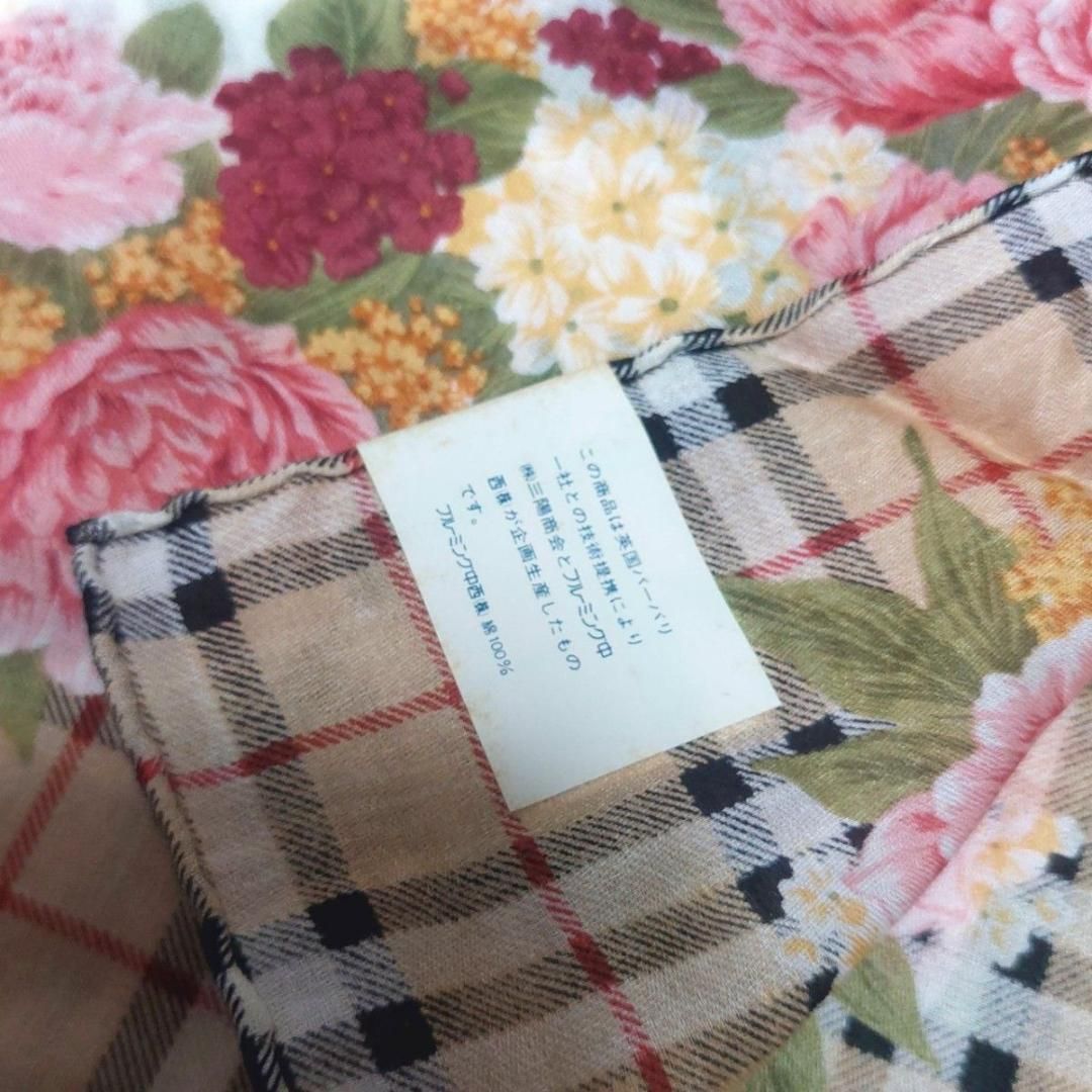 未使用【Burberrys バーバリー】大判ハンカチ ノバチェック 花柄 未使用 Burberrys バーバリー ハンカチ 大判 ノバチェック 花柄