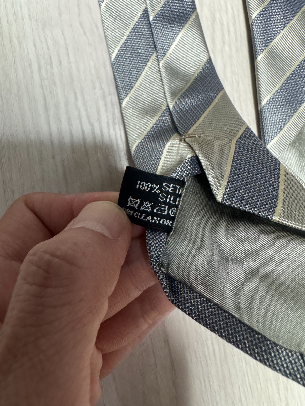 新品！Giorgio Armani ブルー系レジメンタルタイ ✨ARMANI✨ アルマーニ ネクタイ レジメンタル 青 ブルー シルク