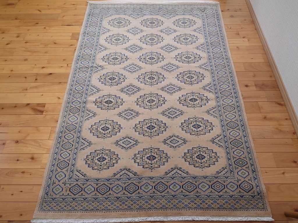 パキスタン絨毯