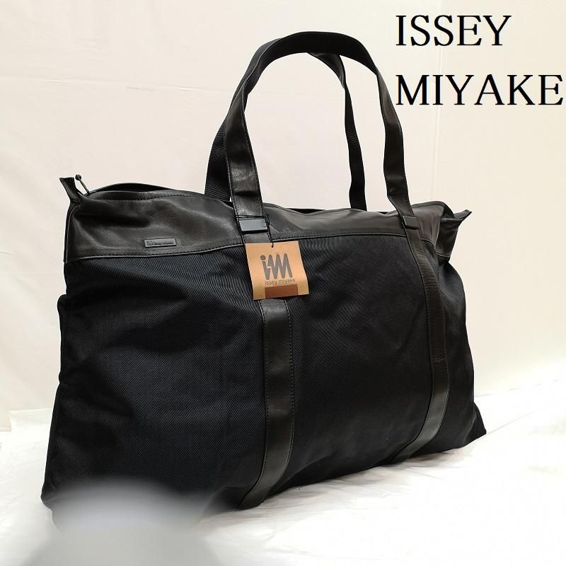 ISSEY MIYAKE イッセイミヤケ トートバッグ ナイロン レザー トートバッグ 大容量